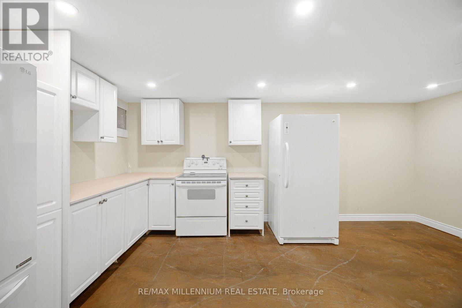 16 BRENDA BOULEVARD - 41