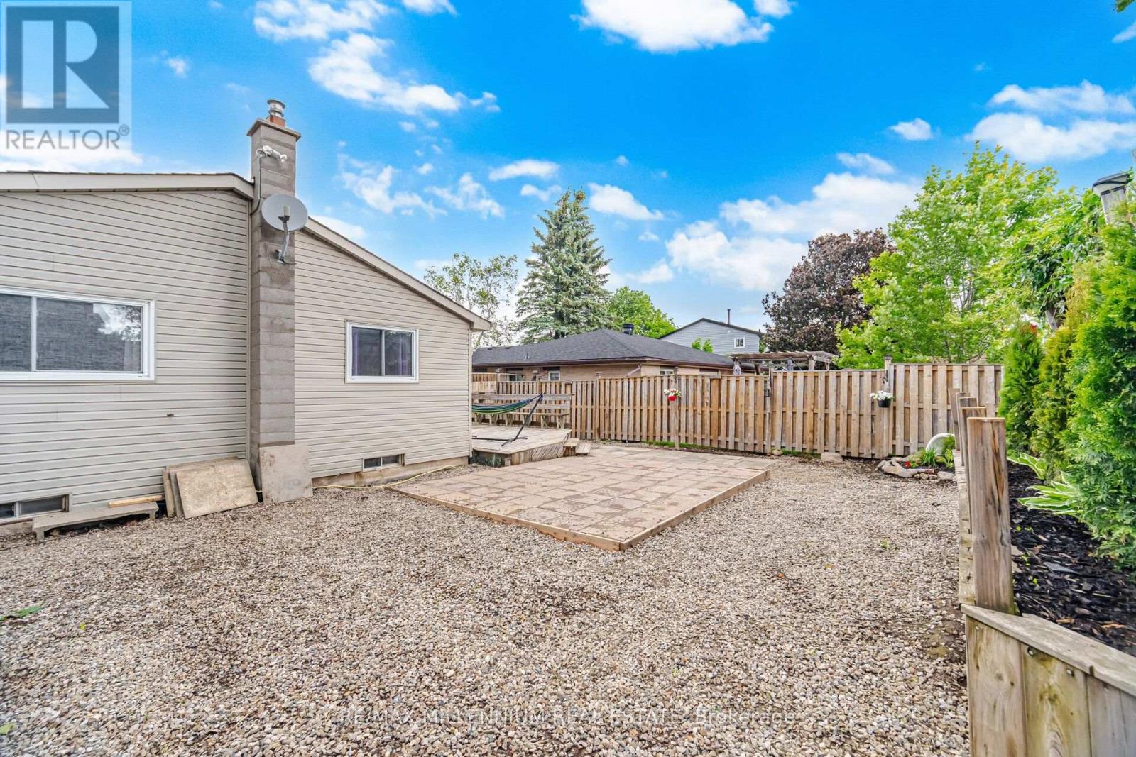 16 BRENDA BOULEVARD - 48