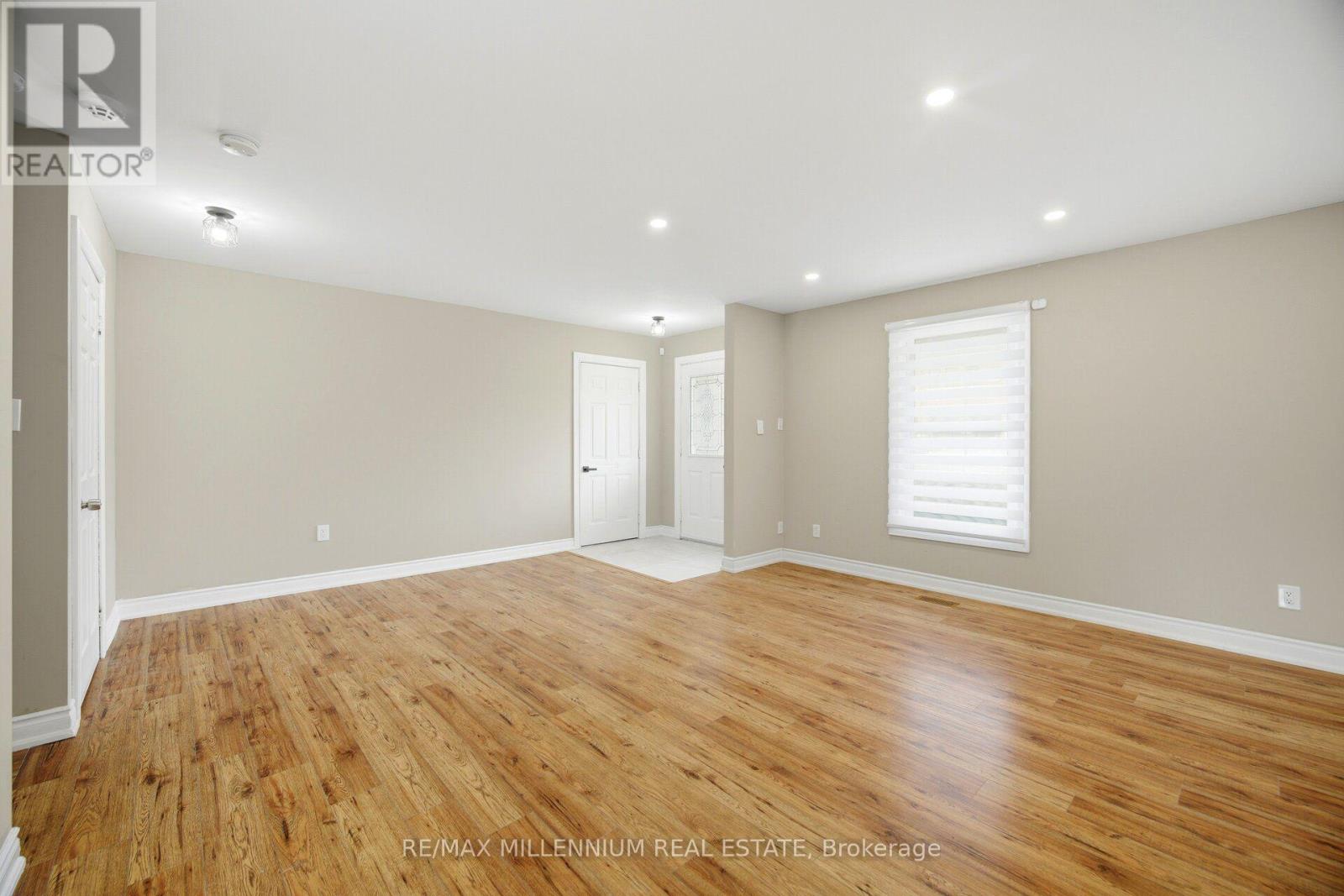 16 BRENDA BOULEVARD - 7