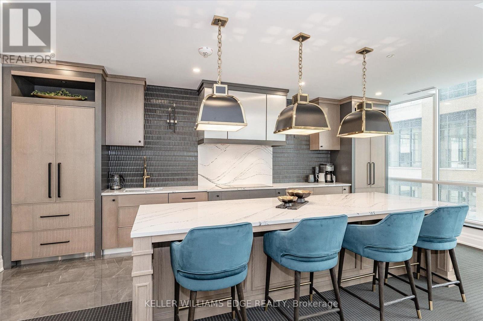 #202 2060 LAKESHORE ROAD - 6