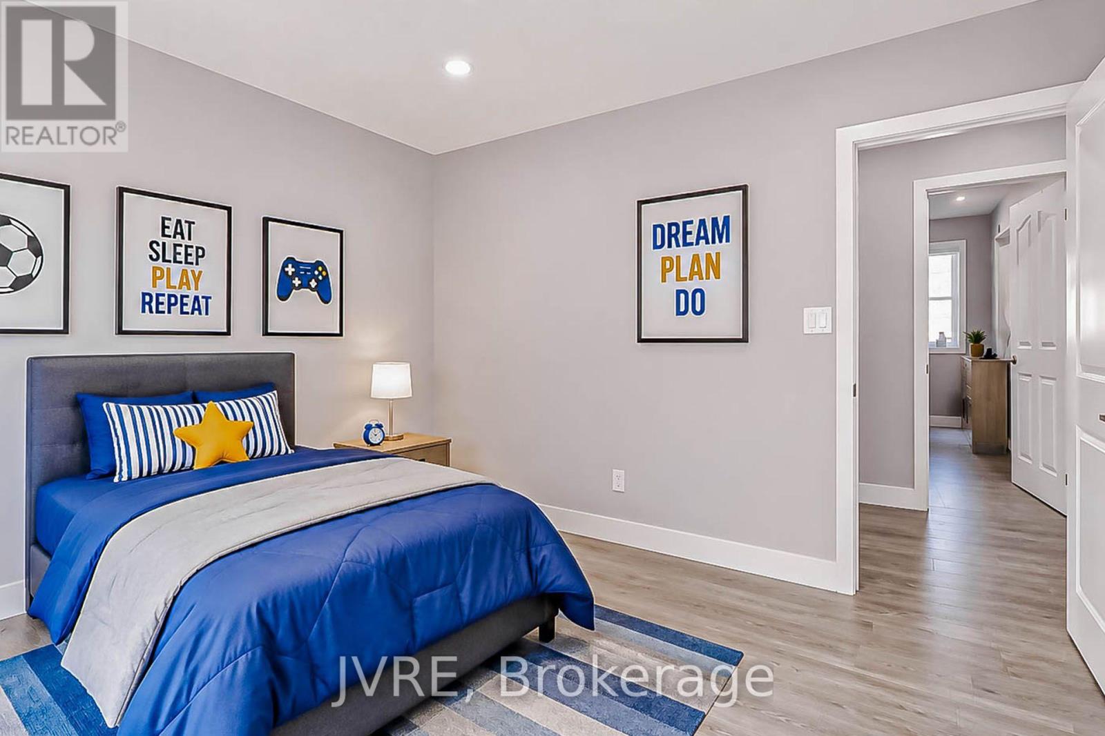 12 PEPPERMINT CLOSE - 31