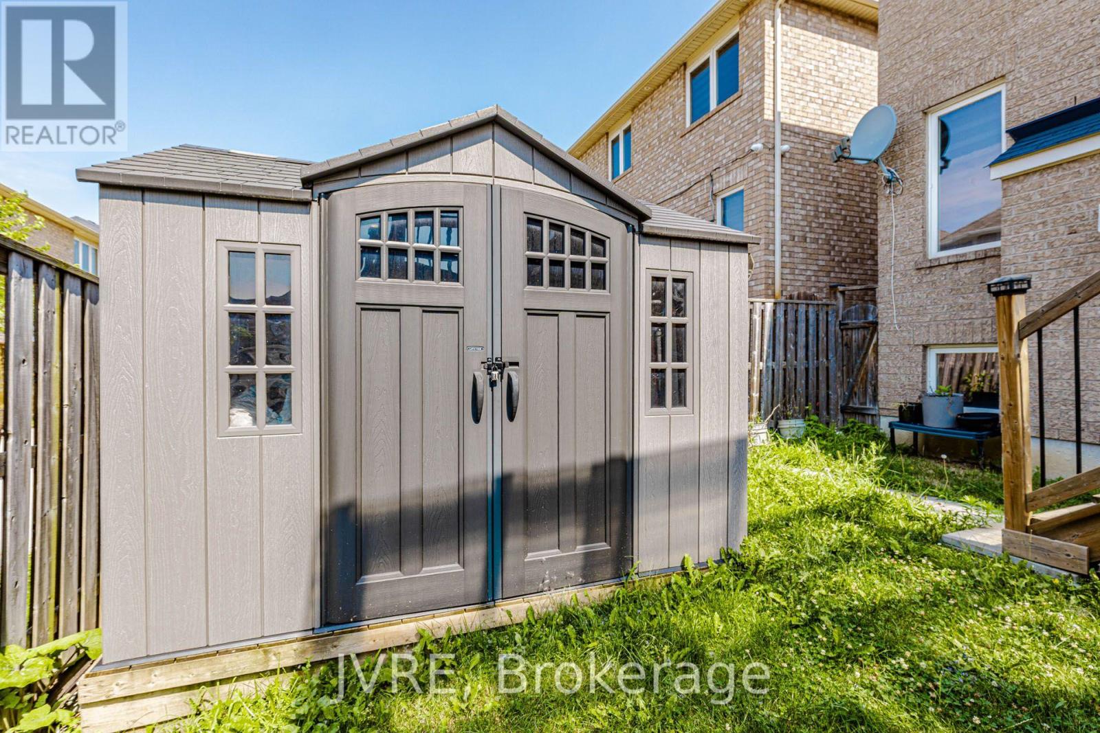 12 PEPPERMINT CLOSE - 41