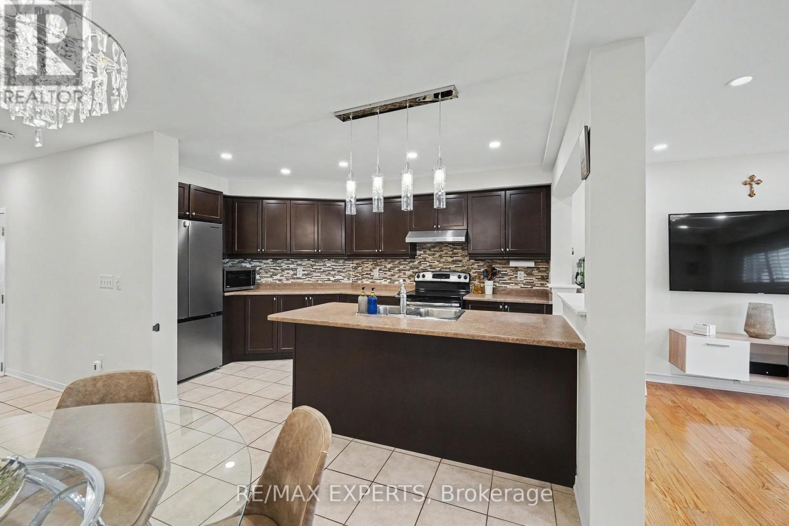 14 LOTUS STREET - 12