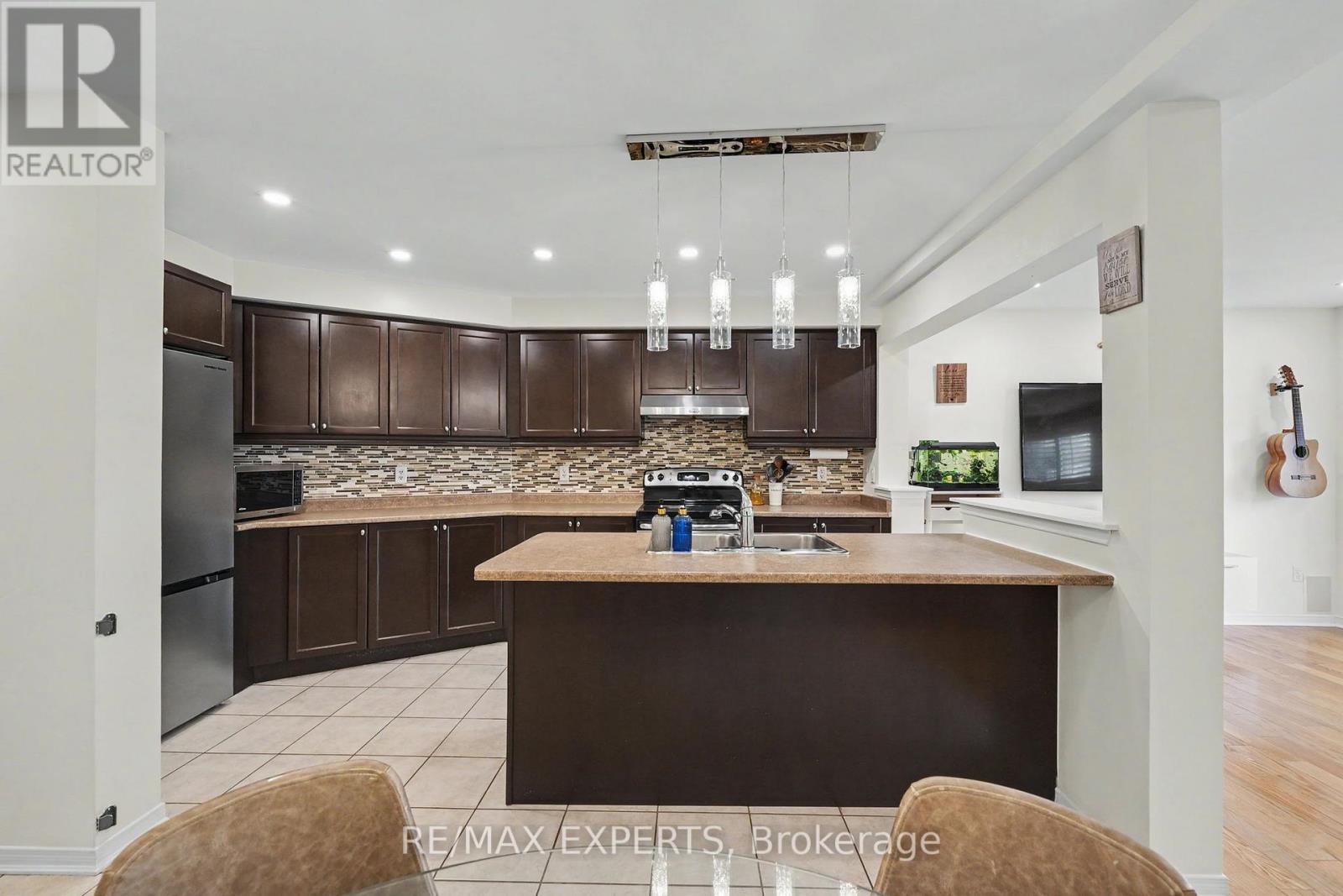 14 LOTUS STREET - 13