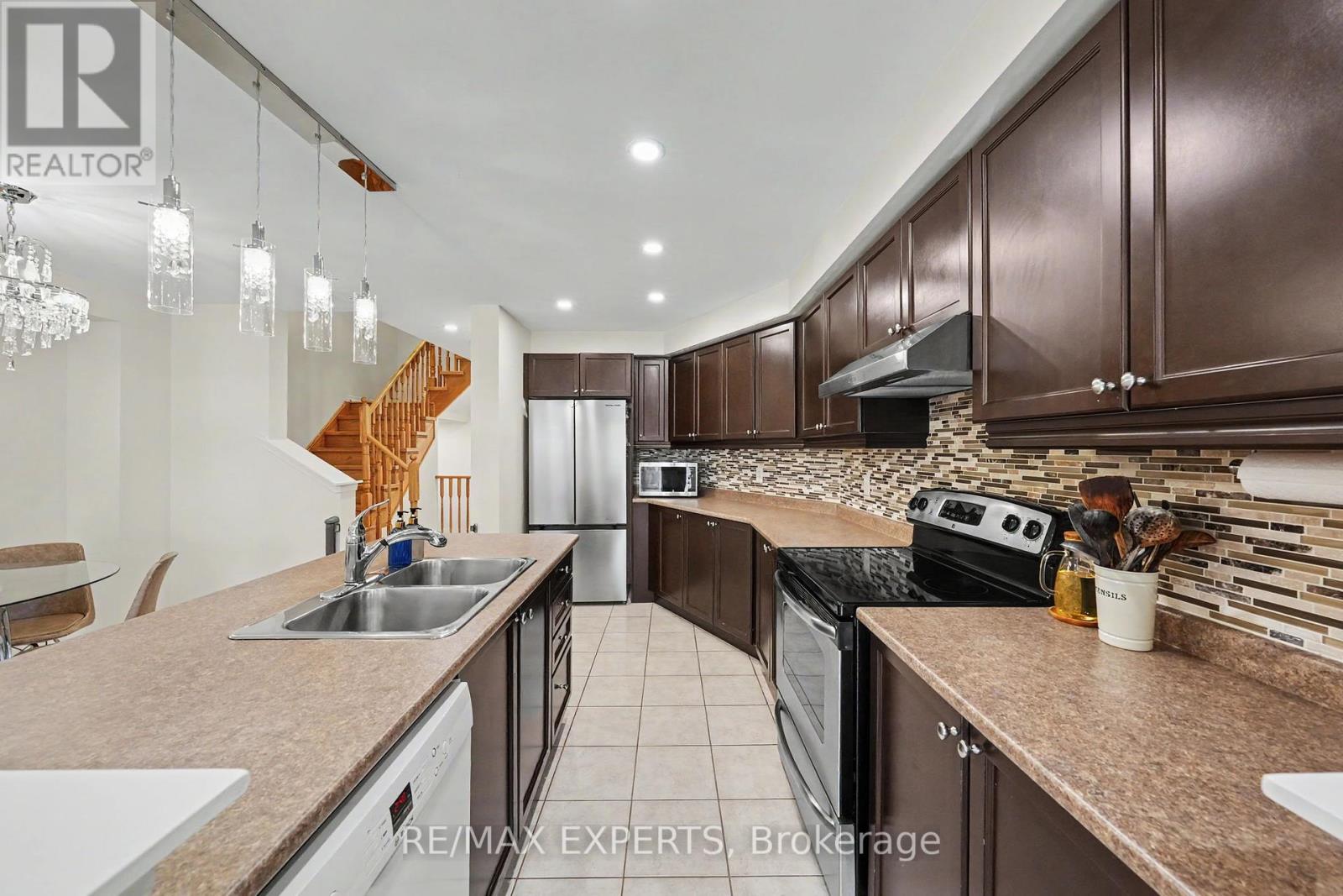 14 LOTUS STREET - 14
