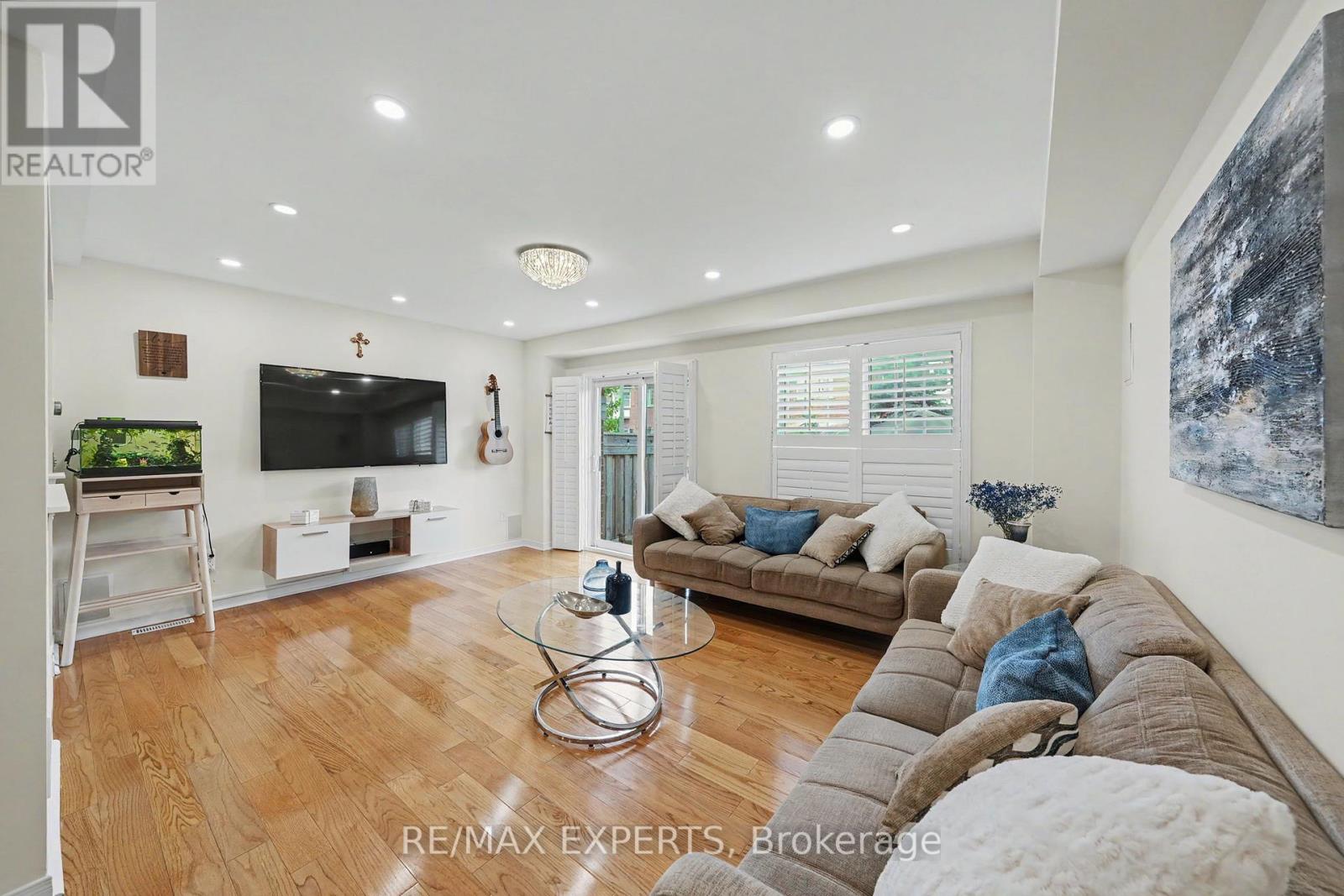 14 LOTUS STREET - 16