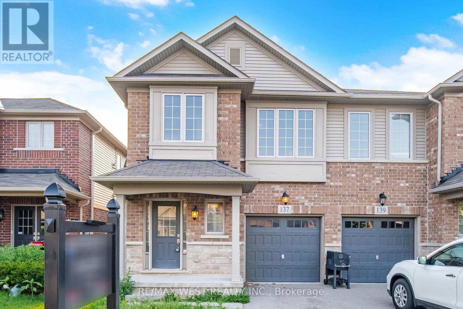137 ECHOVALLEY DRIVE - 1