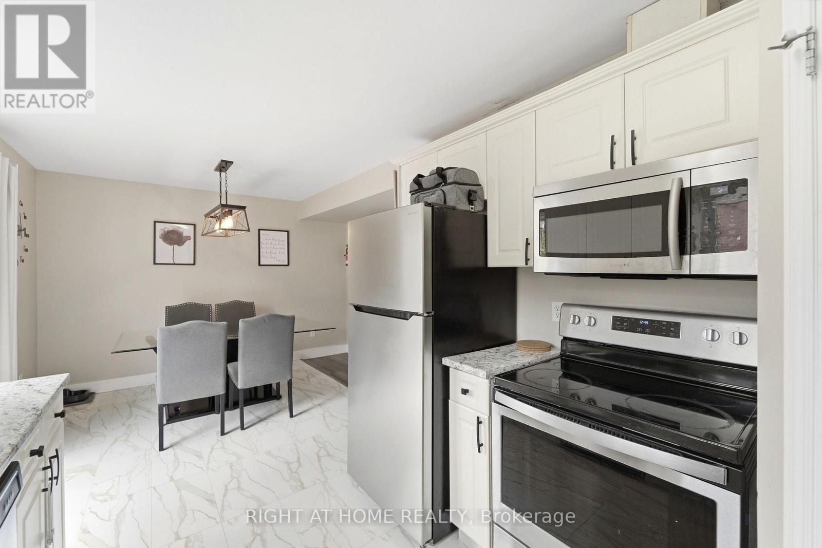 65 WELLINGTON SOUTH - 12