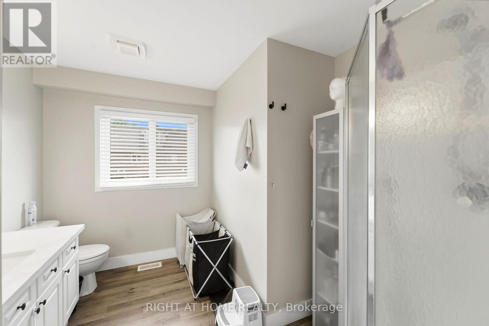 65 WELLINGTON SOUTH - 18