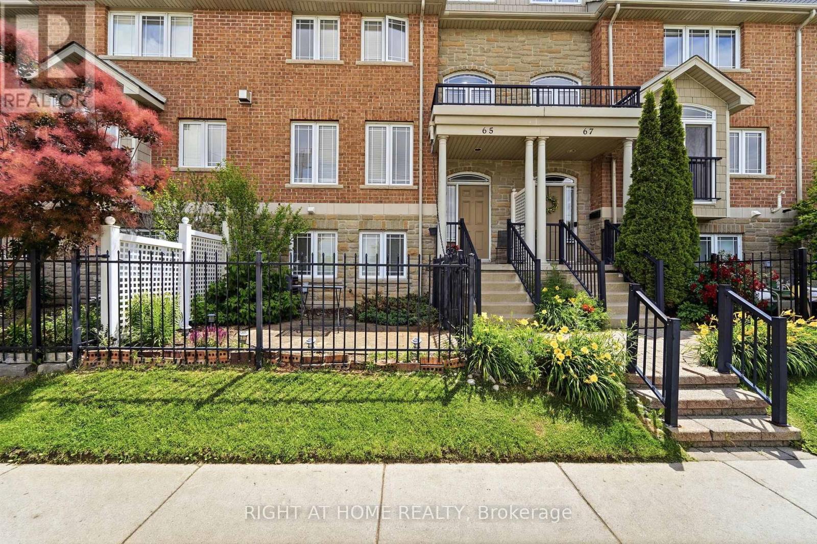 65 WELLINGTON SOUTH - 36