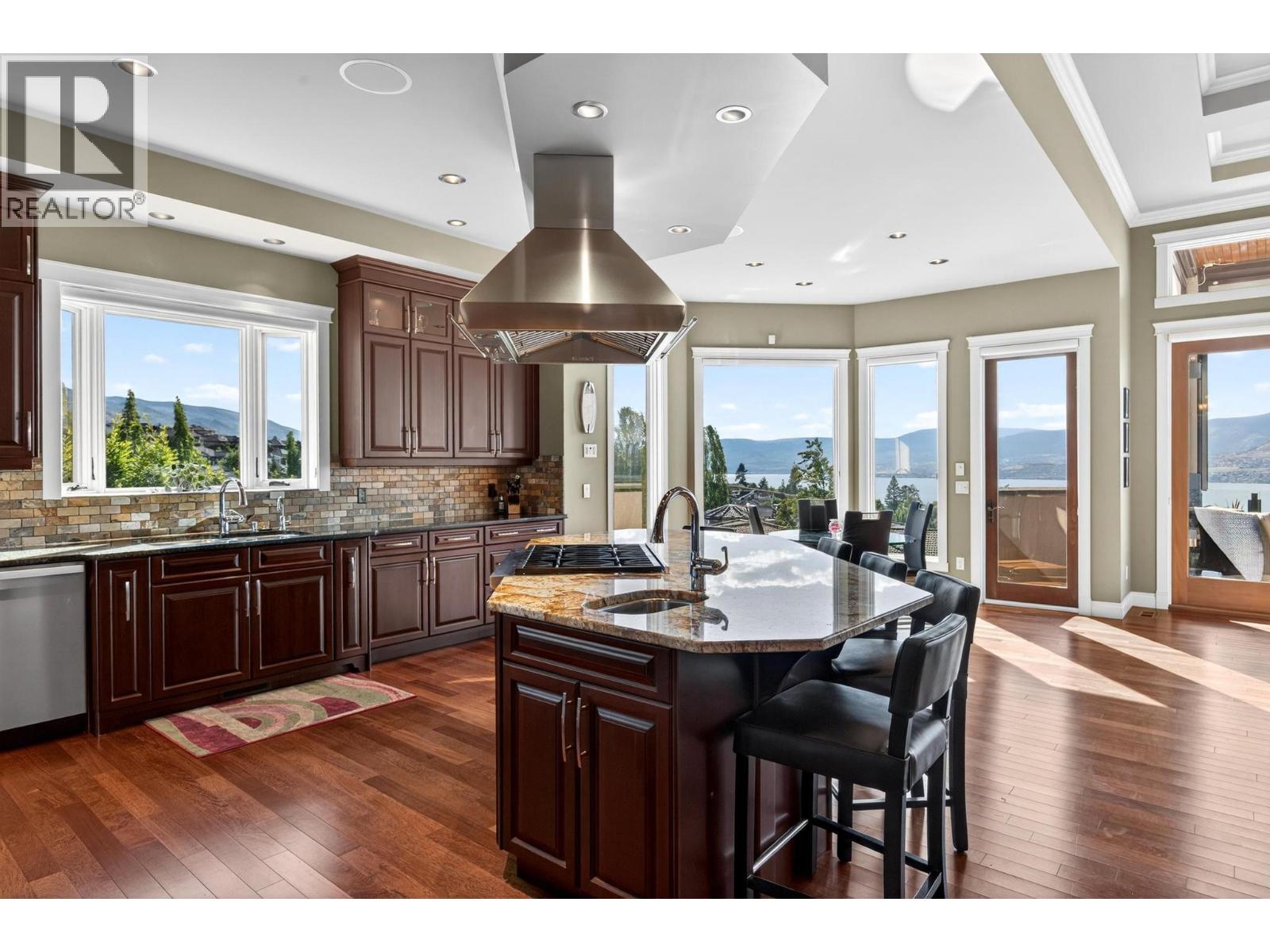 726 Marin Crescent - 8