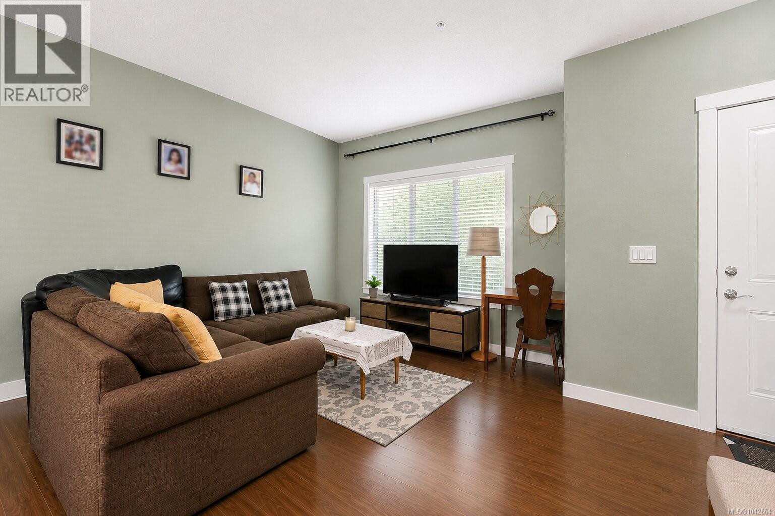 #302 1675 Crescent View Dr - 12
