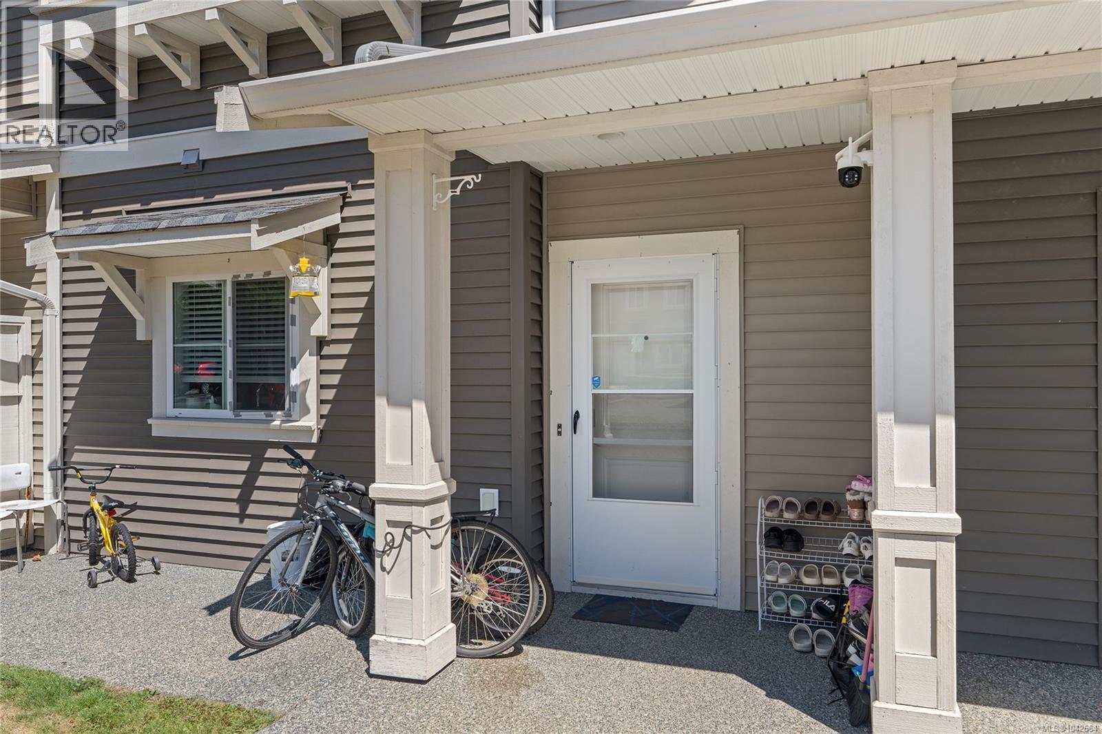 #302 1675 Crescent View Dr - 6