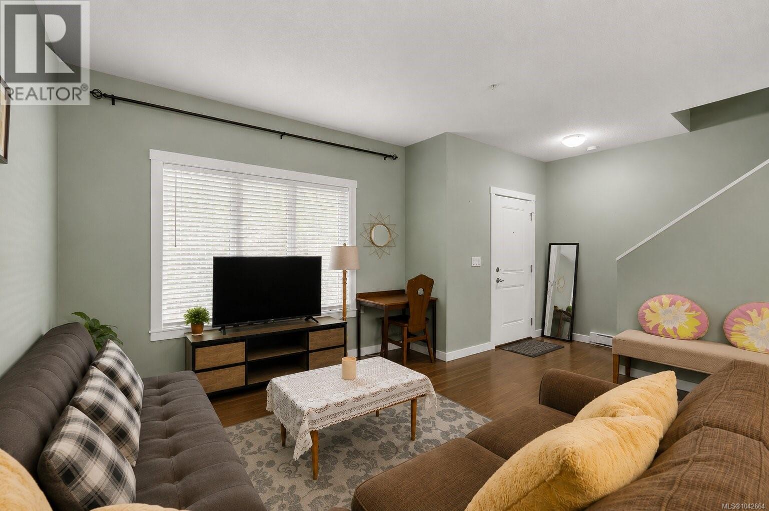 #302 1675 Crescent View Dr - 9