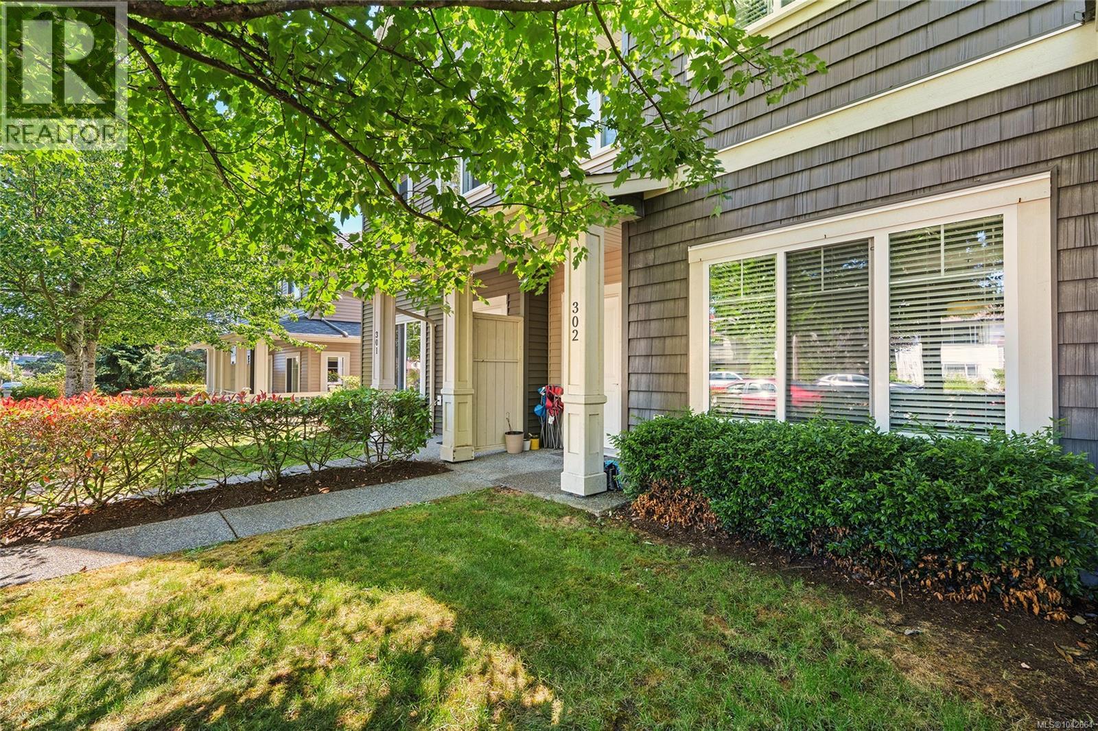 #302 1675 Crescent View Dr - 39