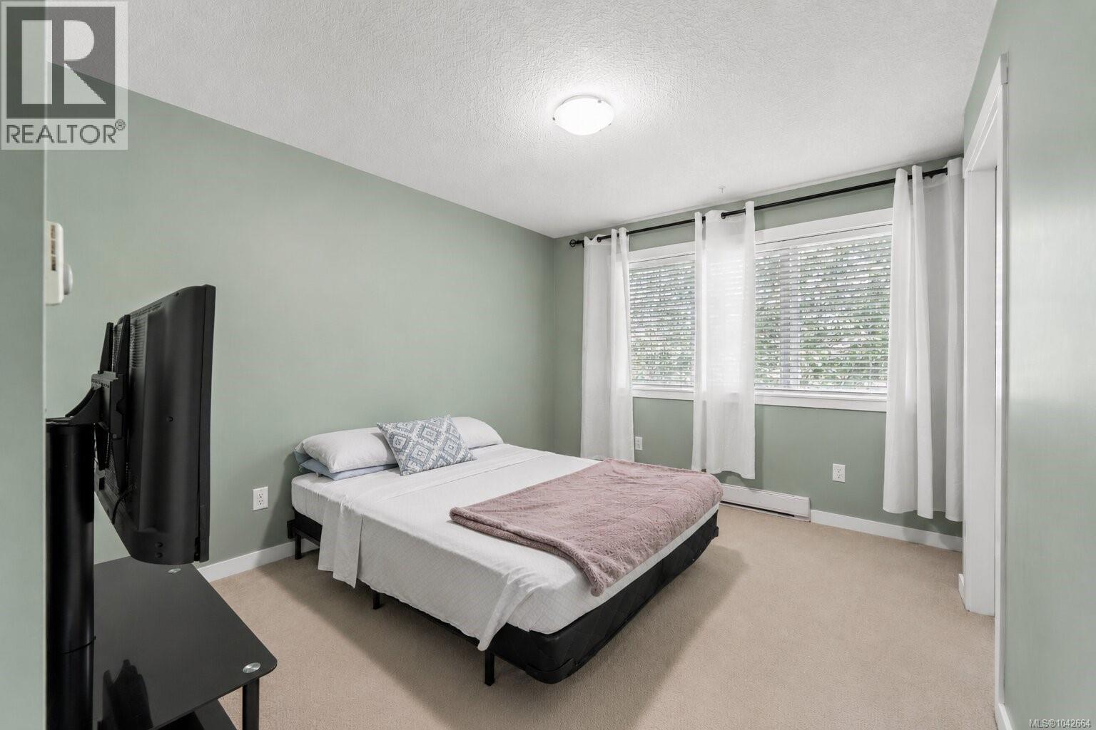 #302 1675 Crescent View Dr - 28