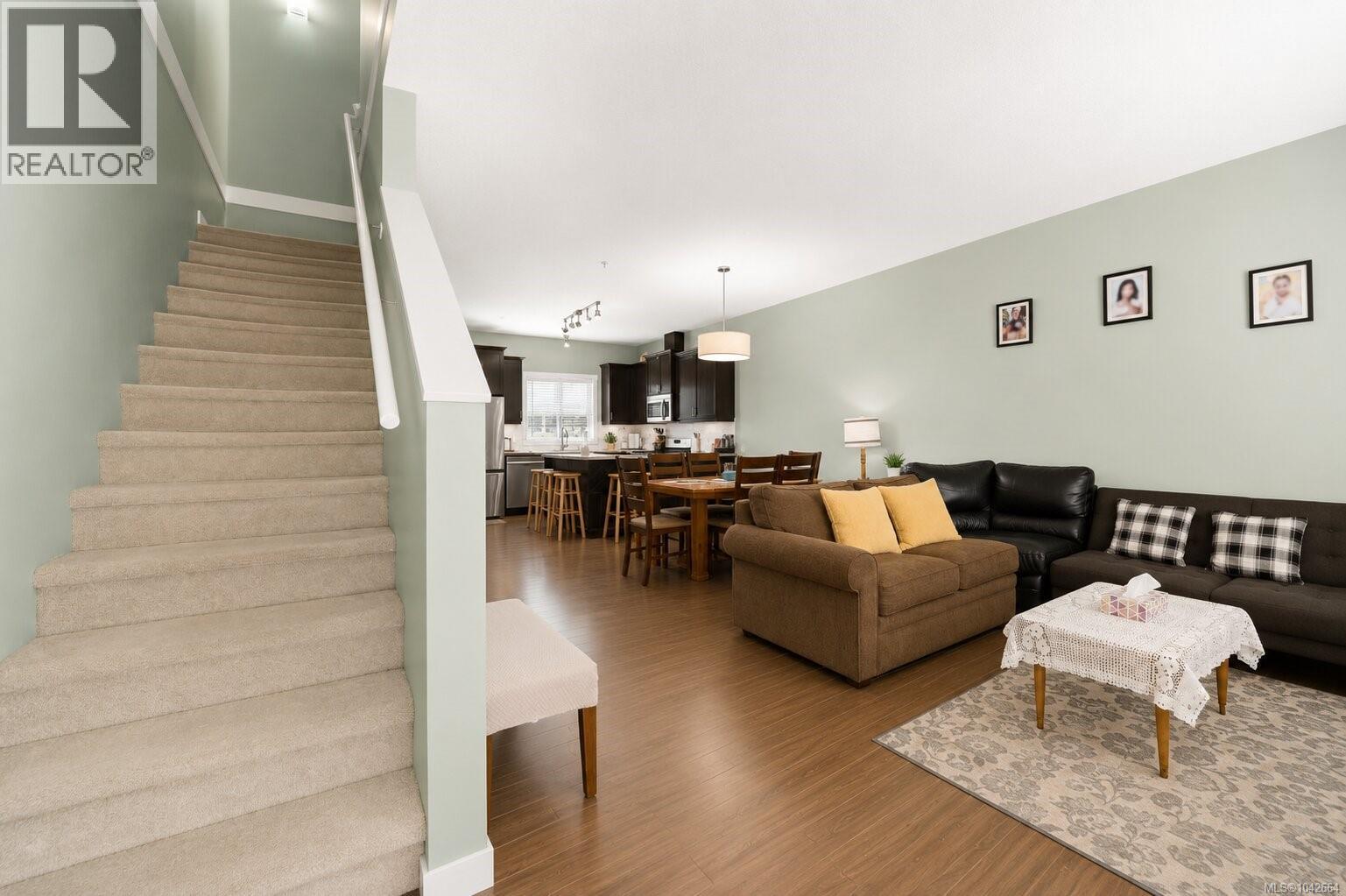 #302 1675 Crescent View Dr - 24