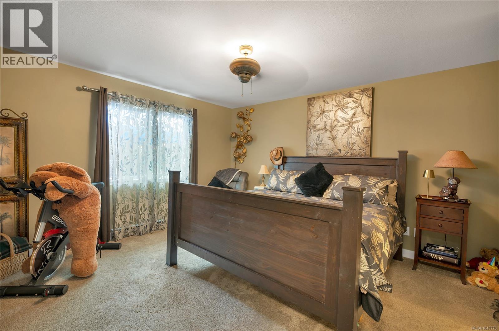 #15 769 Merecroft Rd - 14