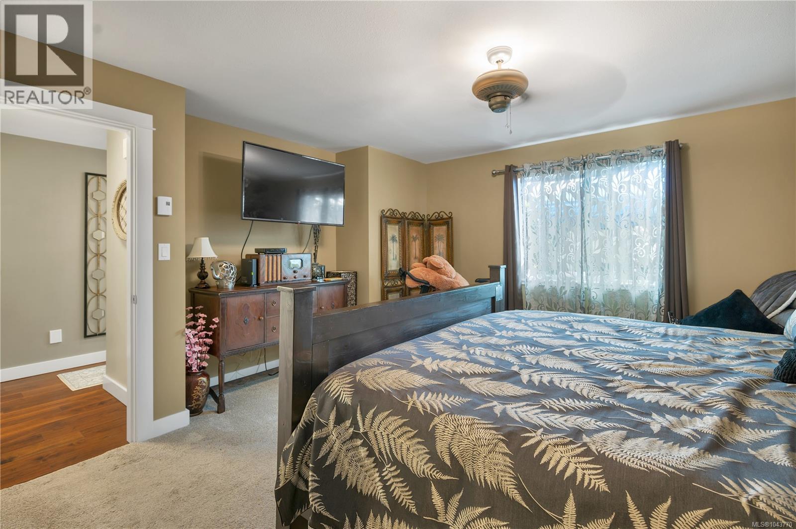 #15 769 Merecroft Rd - 15