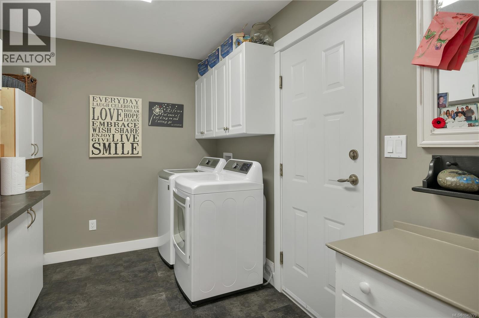 #15 769 Merecroft Rd - 21