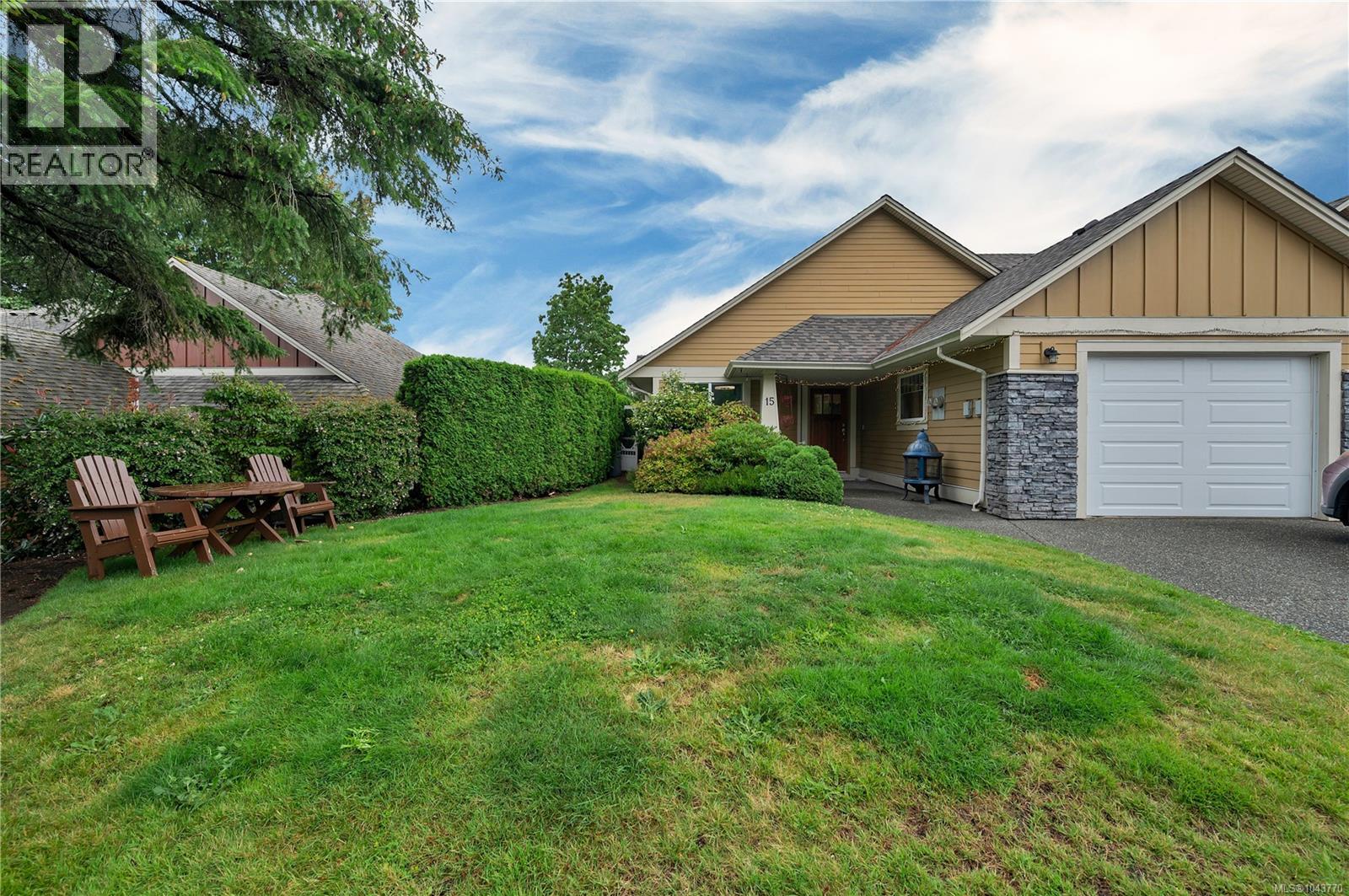 #15 769 Merecroft Rd - 1