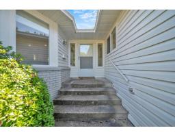 1953 158a Street, Surrey, BC V4A8G9 Photo 12