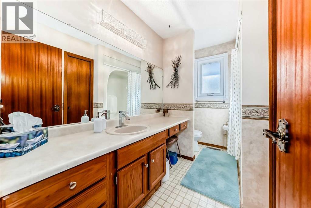 88 Castlefall Way NE - 39