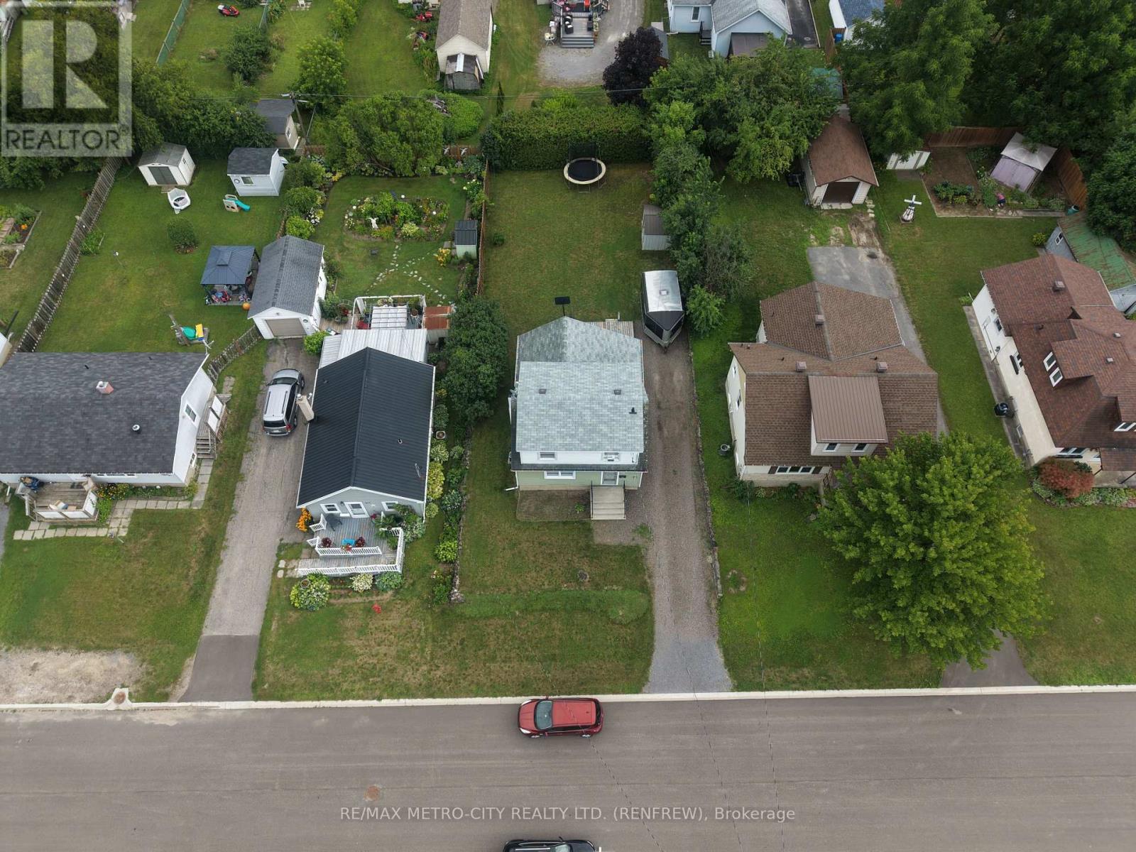 325 JOFFRE AVENUE - 26