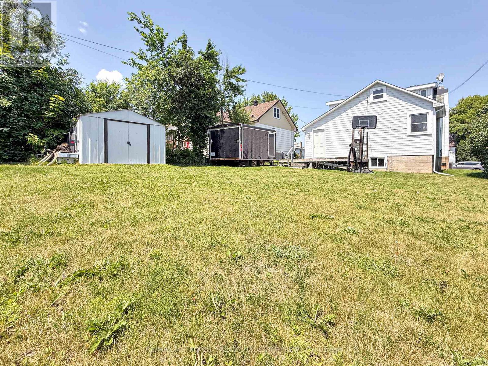 325 JOFFRE AVENUE - 31