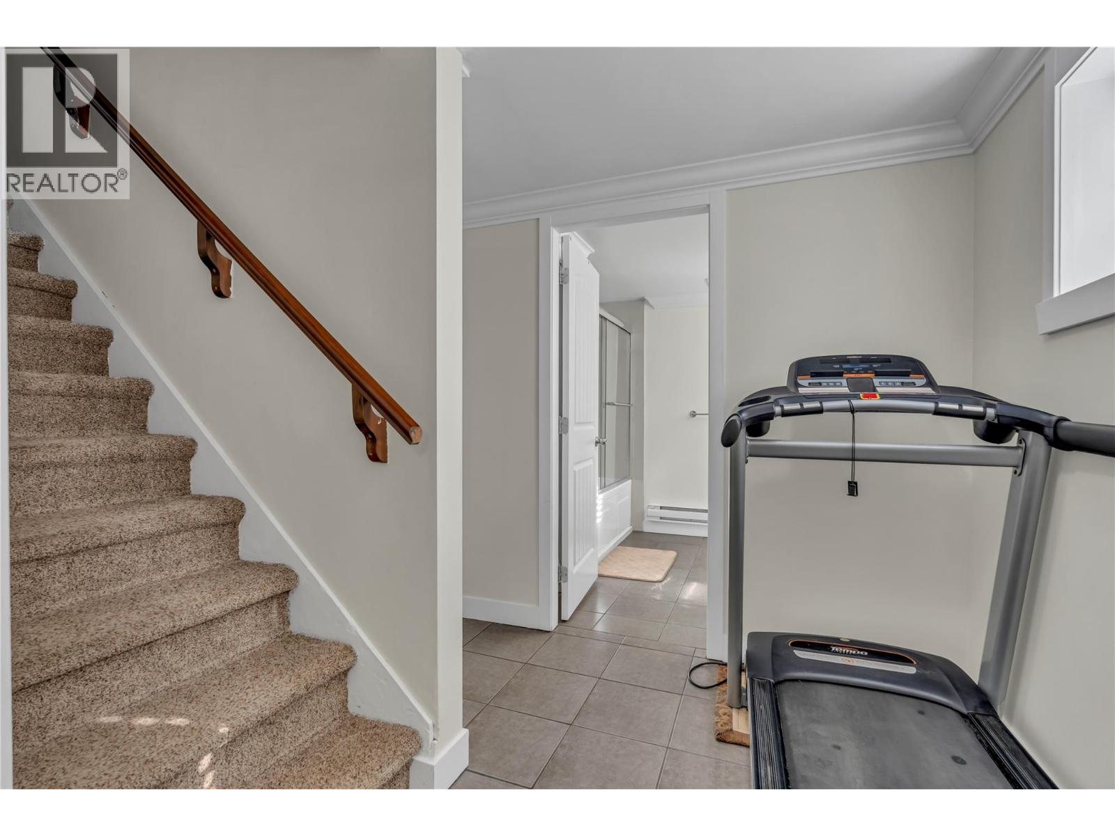 9820 RIPPEN Avenue - 40