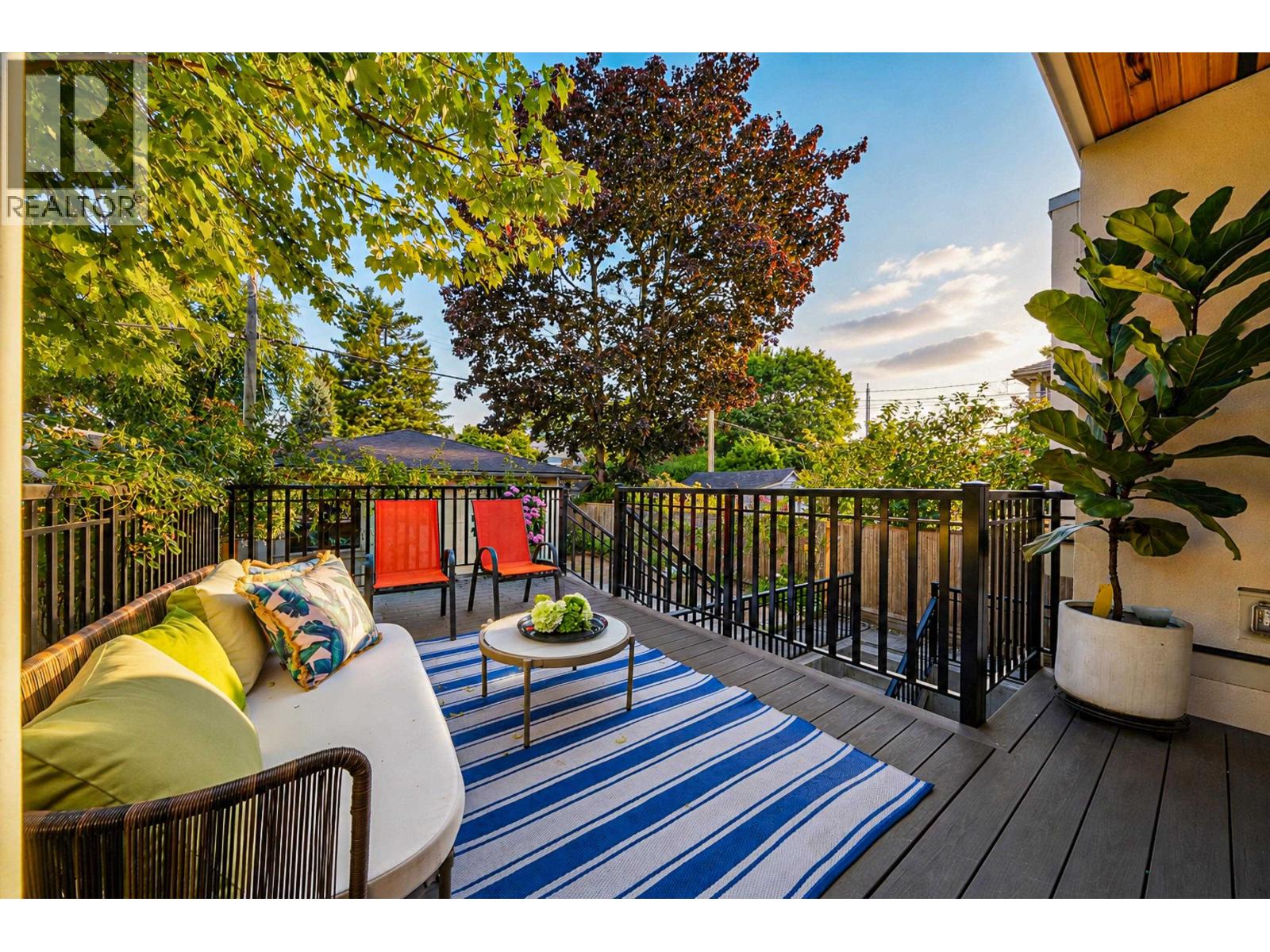 4627 W 15TH AVENUE, Vancouver