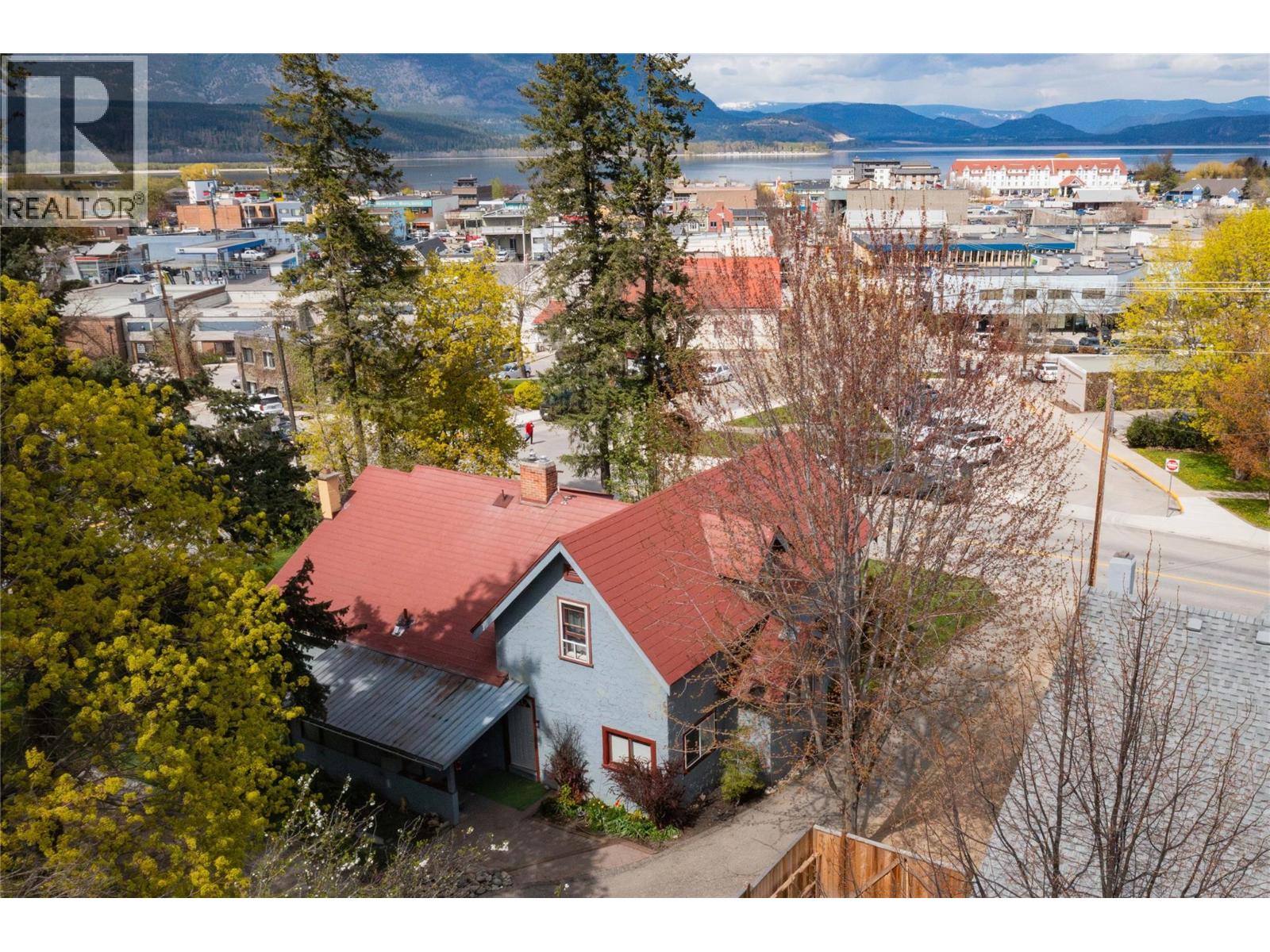 320 Okanagan Avenue SE - 35