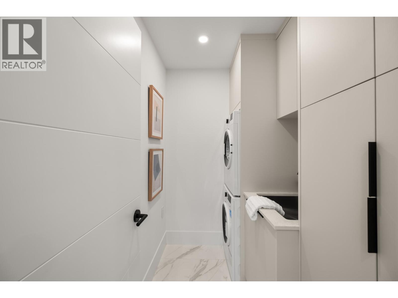 2 Bed, 3 Bath House for Sale in Vancouver – 3430 MONS DRIVE, Vancouver – MLS# R3148484 - Image 21