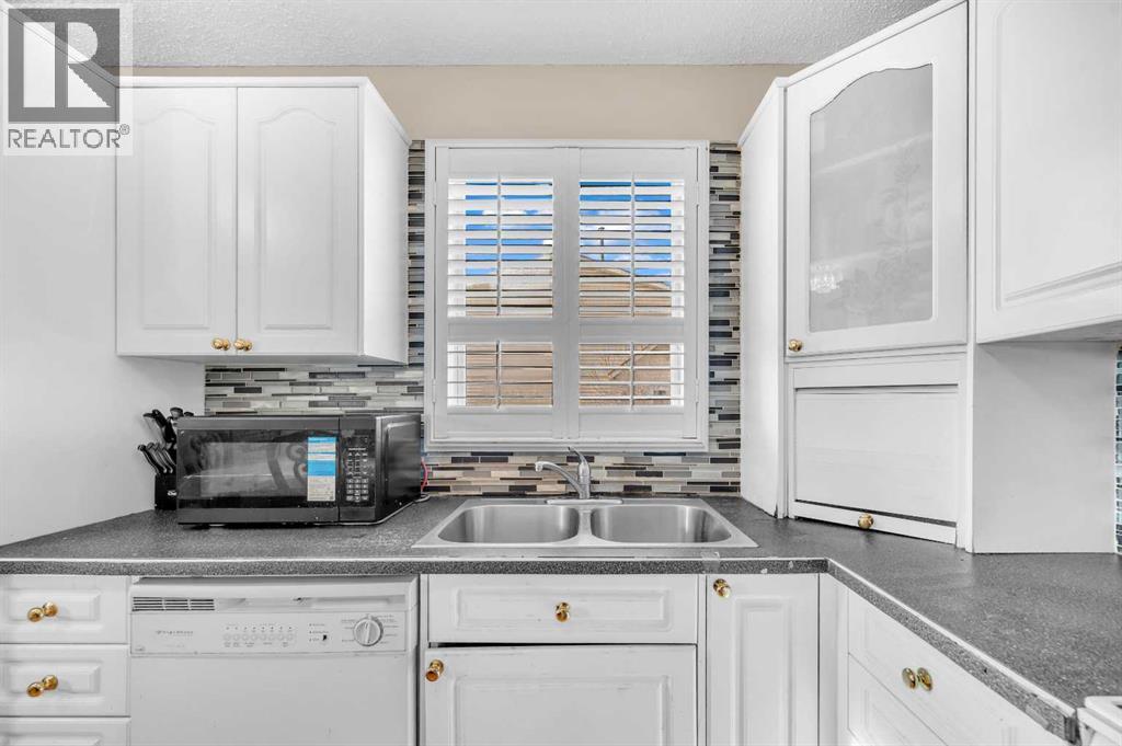 120 Castlebrook Rise NE - 9