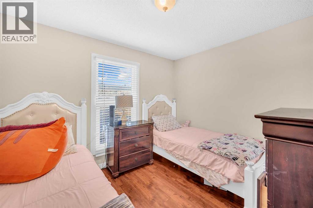 120 Castlebrook Rise NE - 13