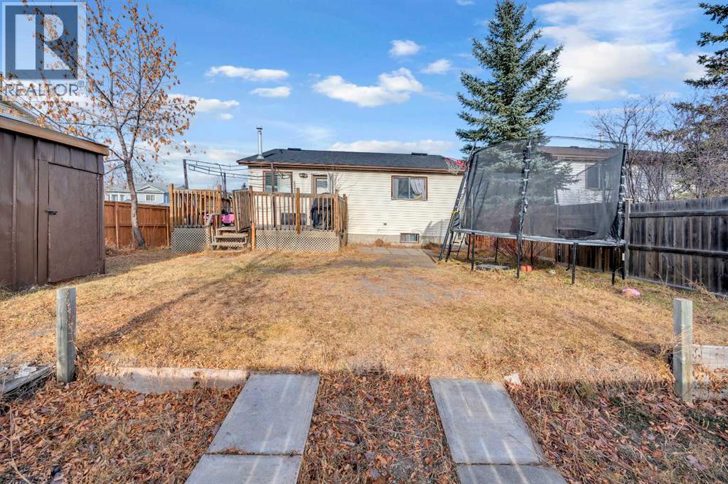 120 Castlebrook Rise NE - 23