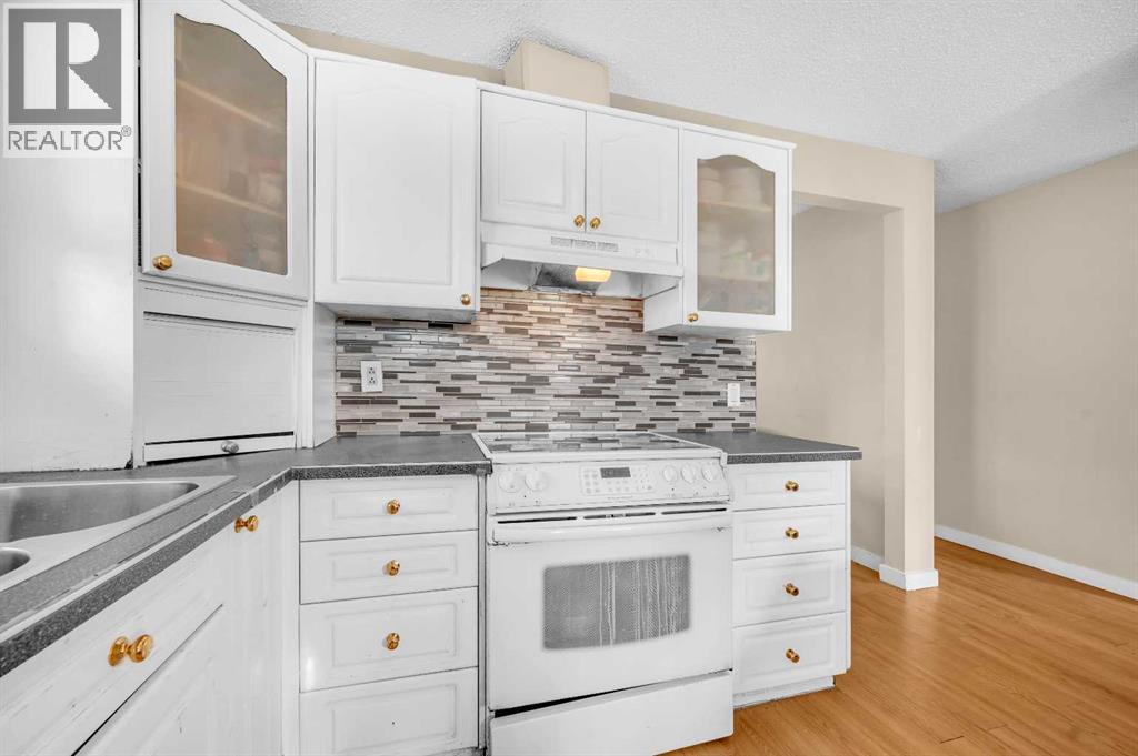 120 Castlebrook Rise NE - 11