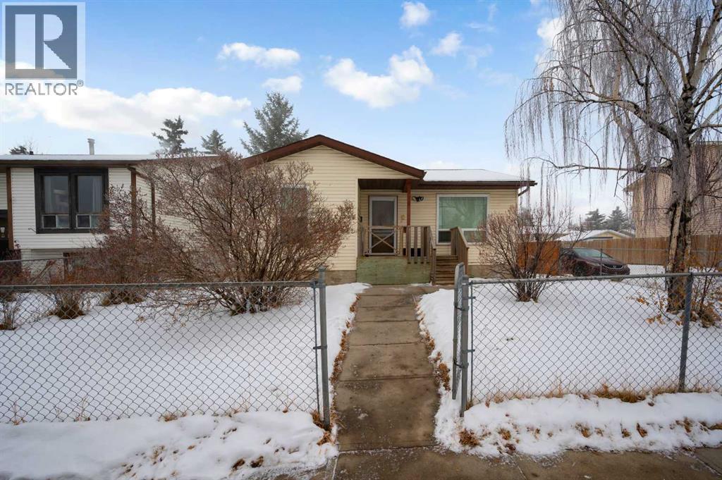 120 Castlebrook Rise NE - 28