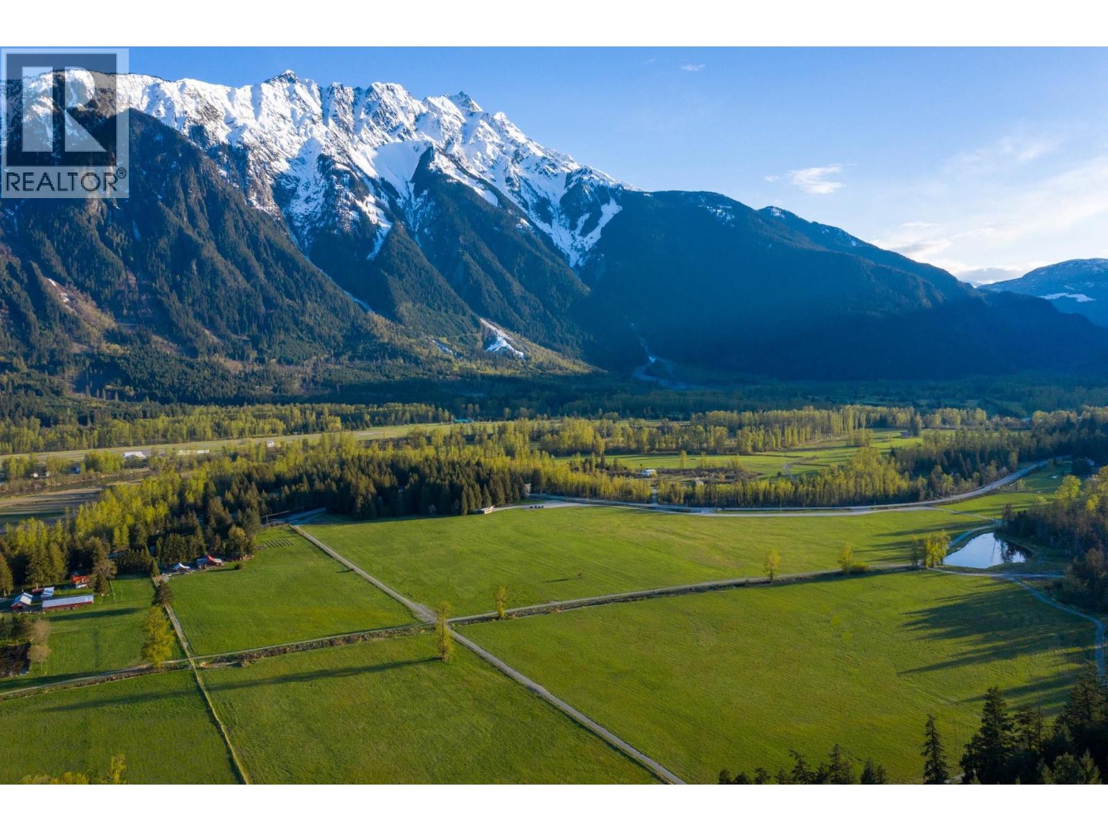 8222 MERLOT PEAK DRIVE, Pemberton — photo 2