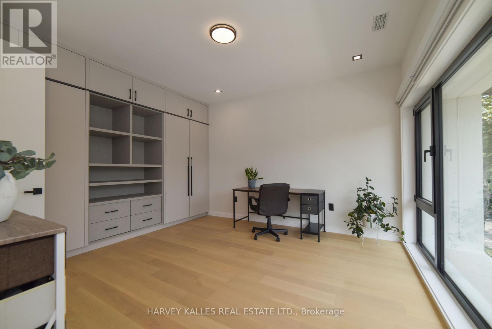 110 MONA DRIVE - 36