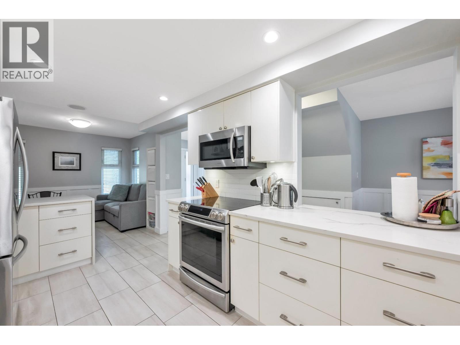3 Bed, 3 Bath House for Sale in Delta – 2 5600 LADNER TRUNK ROAD, Delta – MLS# R3148625 - Image 12