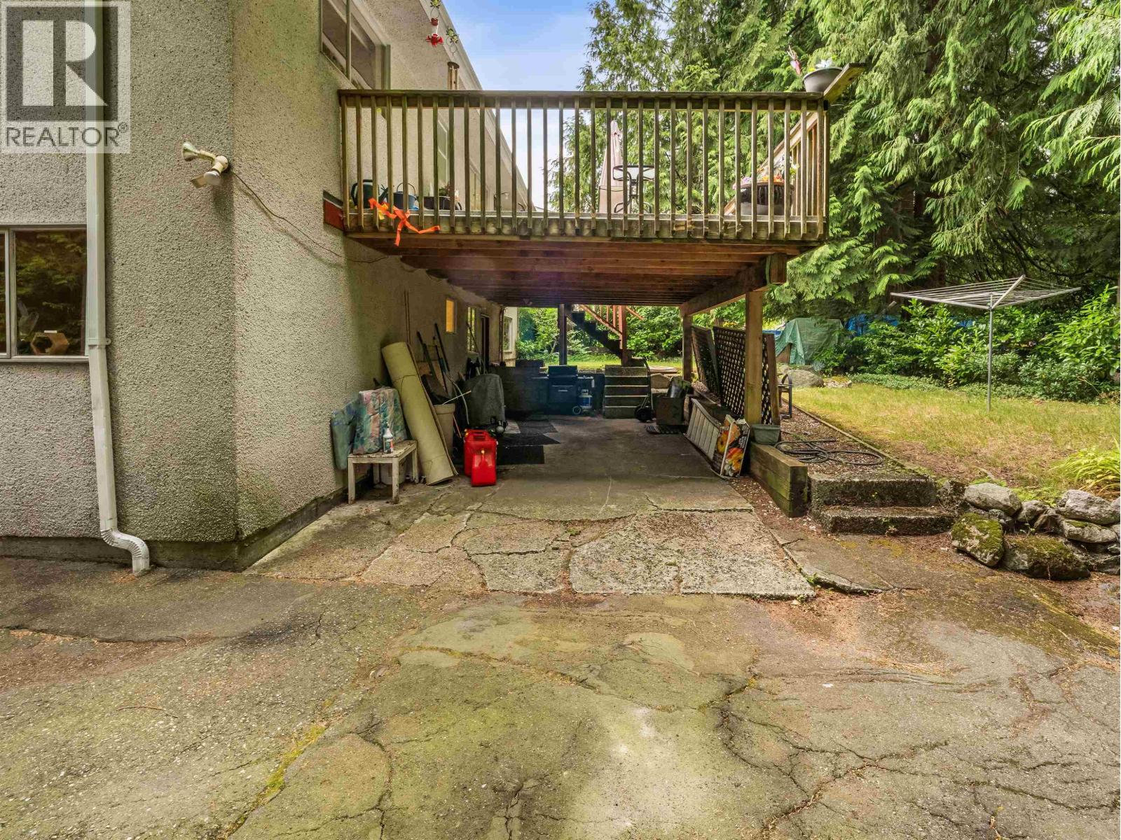 628 E ST. JAMES ROAD, North Vancouver