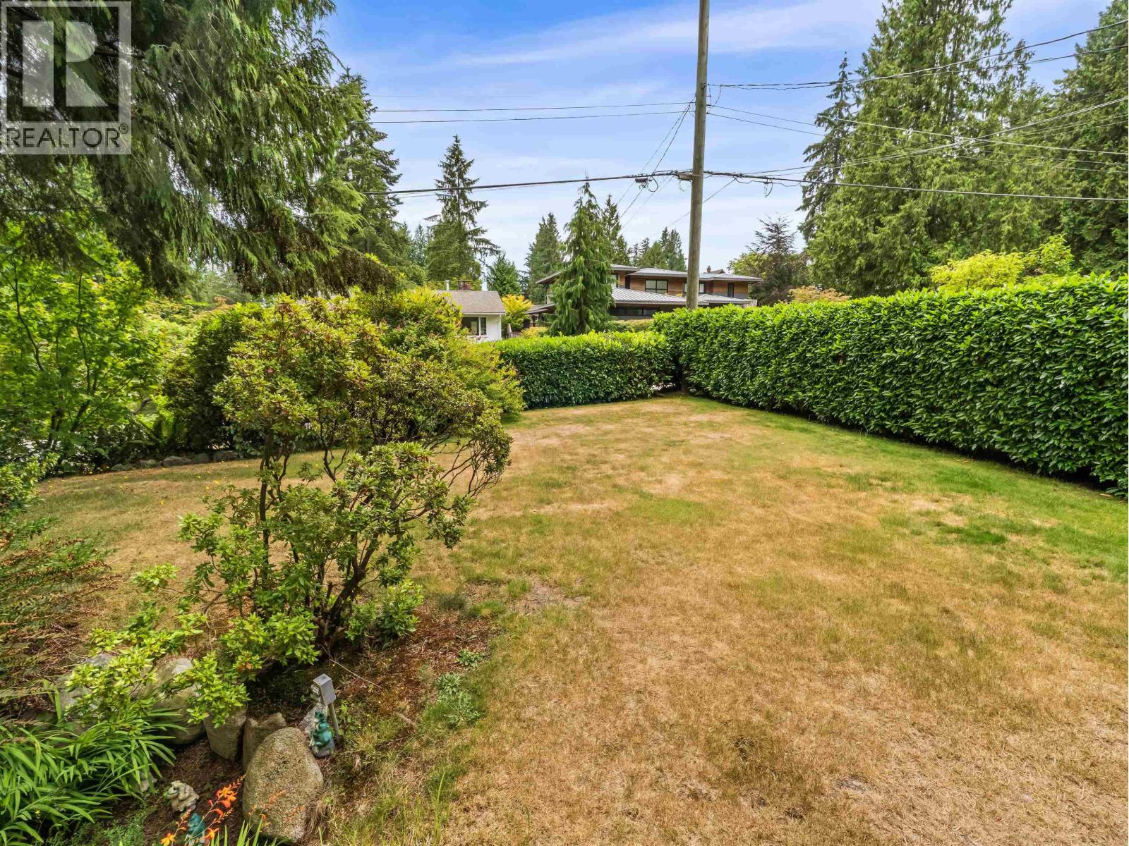 628 E ST. JAMES ROAD, North Vancouver