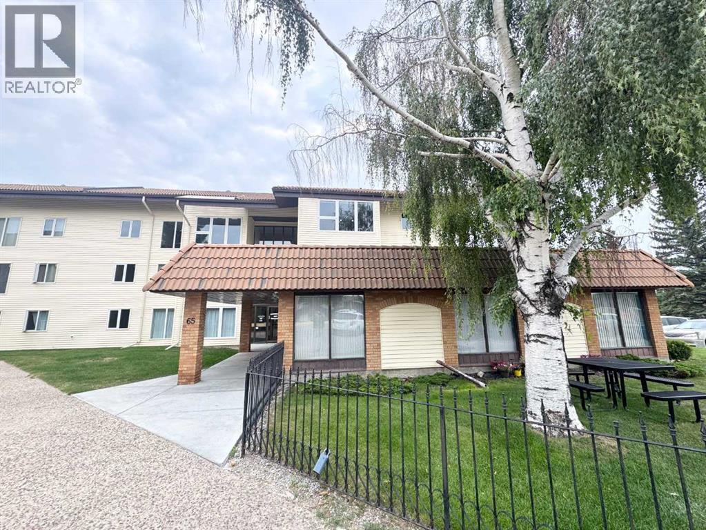 #304 65 Temple Boulevard W - 1