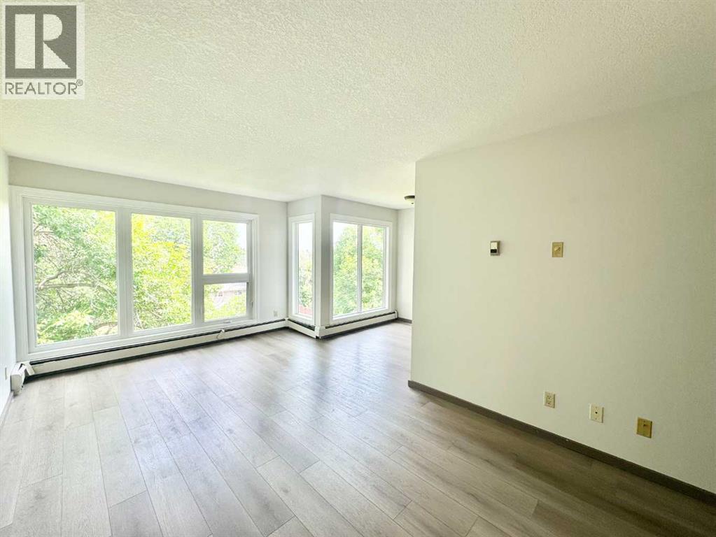 #304 65 Temple Boulevard W - 12