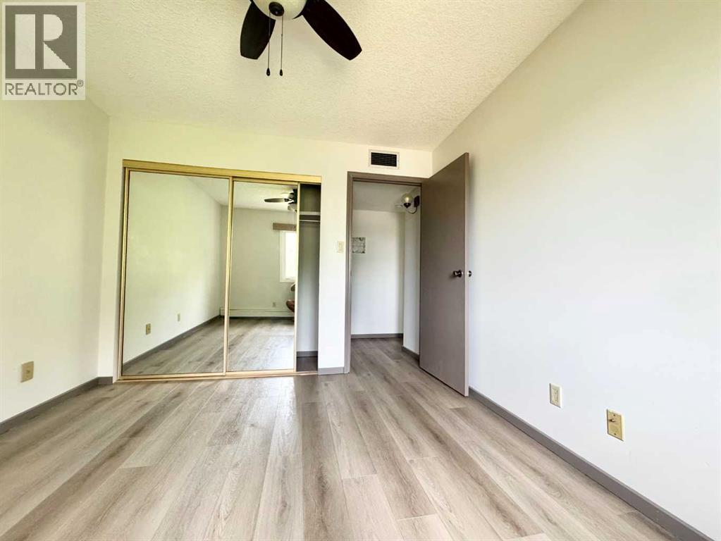 #304 65 Temple Boulevard W - 16