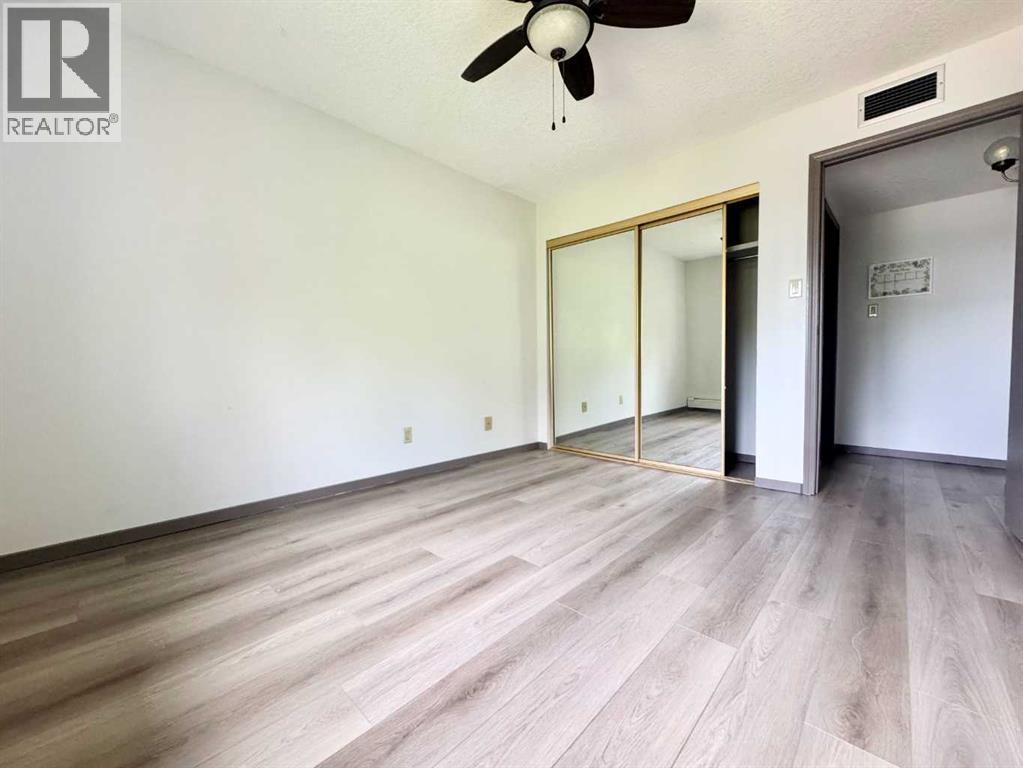 #304 65 Temple Boulevard W - 17