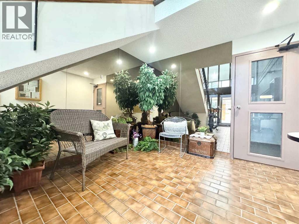 #304 65 Temple Boulevard W - 19
