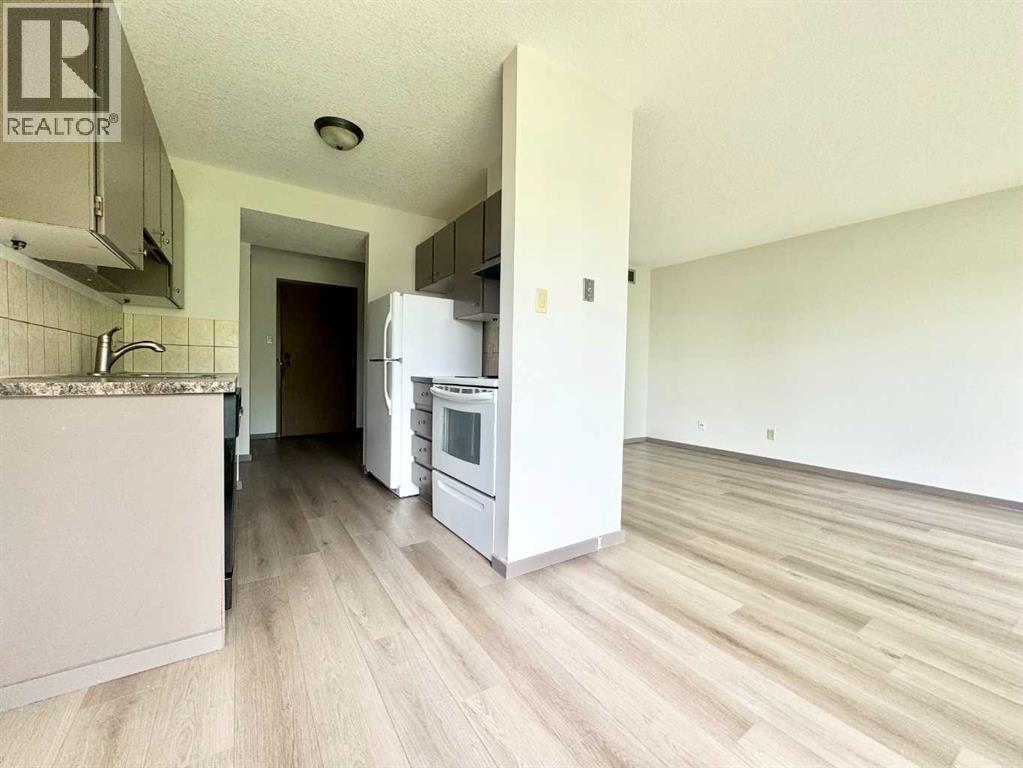 #304 65 Temple Boulevard W - 8