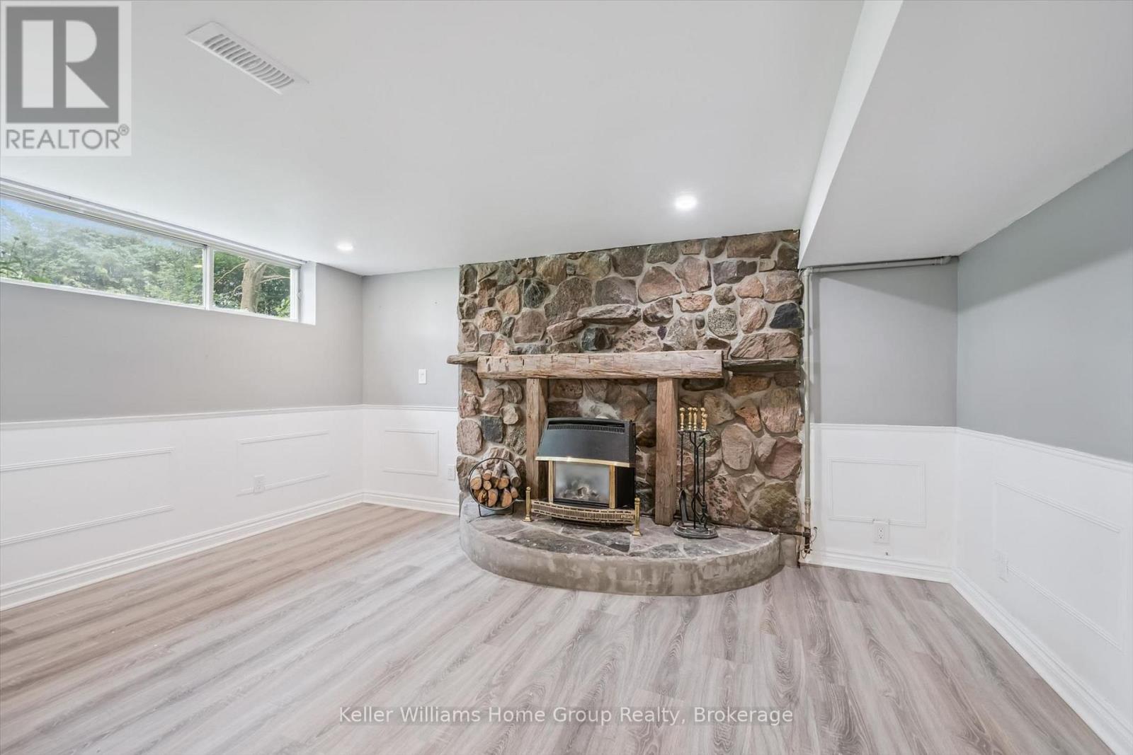 7988 WELLINGTON ROAD 12 - 27